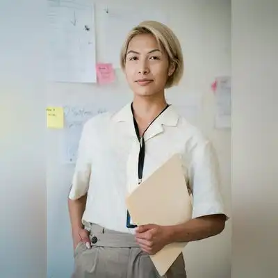 侯柏凤